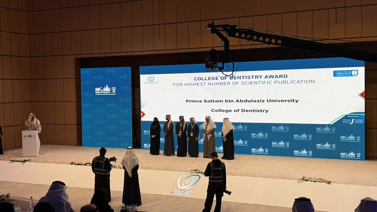IADRSaudi (@iadrsaudi) on Twitter photo ضمن فعاليات #المؤتمر_السعودي_العالمي_لطب_الأسنان #sidc2025
حصلت جامعة الامير سطام بن عبدالعزيز على المركز الأول في الغزارة البحثية من المنظمة العالمية لأبحاث طب الأسنان وذلك على مستوى كليات طب الأسنان السعودية، ممثله بعميد كلية طب الاسنان <a href="/NasserAlqhtaniR/">Dr.Nasser Alqhtani د.ناصر القحطاني</a> ضمن فعاليات #المؤتمر_السعودي_العالمي_لطب_الأسنان #sidc2025
حصلت جامعة الامير سطام بن عبدالعزيز على المركز الأول في الغزارة البحثية من المنظمة العالمية لأبحاث طب الأسنان وذلك على مستوى كليات طب الأسنان السعودية، ممثله بعميد كلية طب الاسنان <a href="/NasserAlqhtaniR/">Dr.Nasser Alqhtani د.ناصر القحطاني</a>