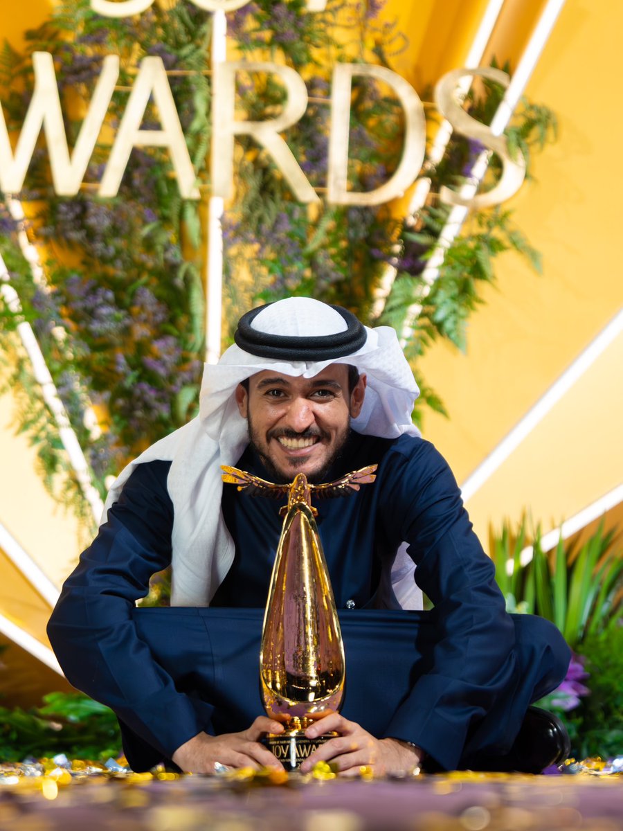 ay12dy's tweet photo. 🇸🇦💚
#JoyAwards https://t.co/8zHeK29u7o