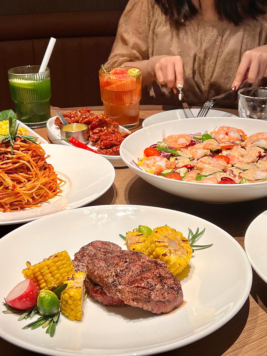 AustinmahomeArg's tweet image. 人生を愛し、ステーキを愛し、親友と過ごす楽しい時間を愛しています。