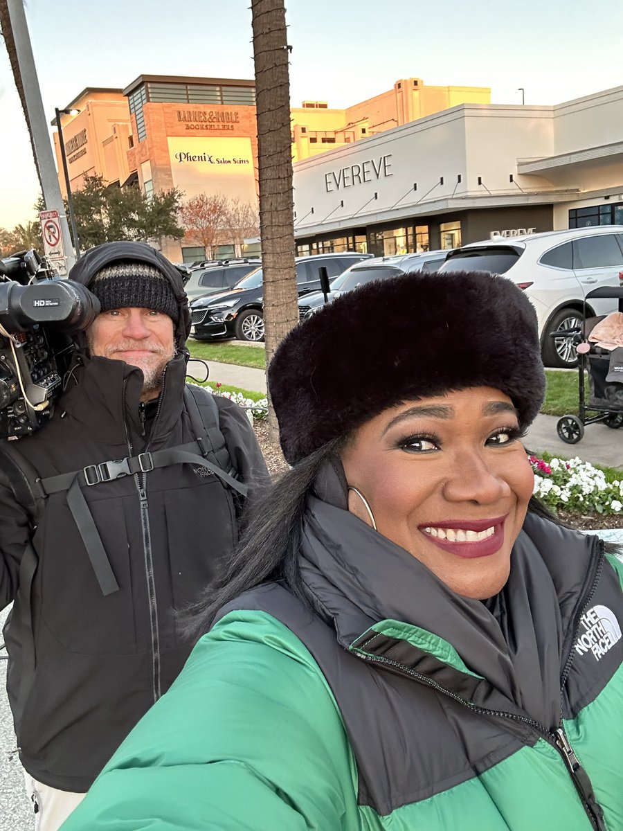 Samica Knight📪 (@samicaknight13) on Twitter photo 🤩🤘🏾 One of my favorite people to cover any story alongside, <a href="/abc13houston/">ABC13 Houston</a> photog Charles Fisher. #myguy 🤩🤘🏾 One of my favorite people to cover any story alongside, <a href="/abc13houston/">ABC13 Houston</a> photog Charles Fisher. #myguy