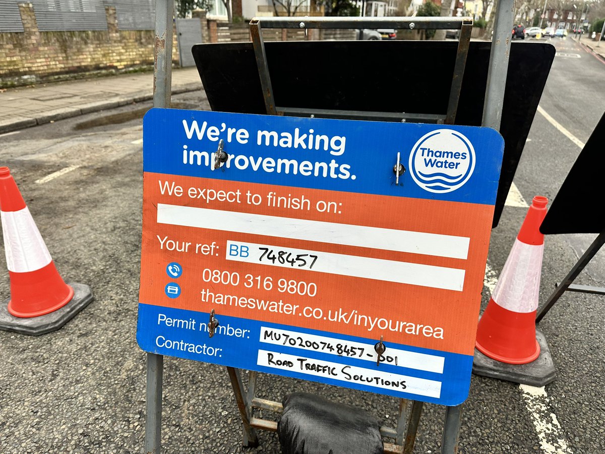Jeremy Day (@jeremycday) on Twitter photo The main South Circular Road in Kew right now. Why are <a href="/thameswater/">Thames Water 💧</a> not working around the clock to fix this? The main South Circular Road in Kew right now. Why are <a href="/thameswater/">Thames Water 💧</a> not working around the clock to fix this?