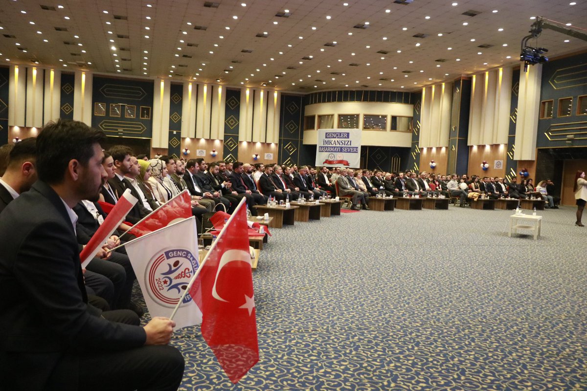 osmkya06's tweet photo. Genç Sağlık Sendikası olarak Teşkilat buluşması kapsamında 81 ilimizden gelen il teşkilatımız ile buluştuk.

Sorular soruldu. Cevaplar verildi.
Gerekli eğitim ve sunumlar yapıldı.

Bu heyacanı, çoşkuyu ve sevgiyi nasip eden Allaha şükürler olsun. @gencsagliksend @kamubirligikonf https://t.co/UEBVpnDx0Y