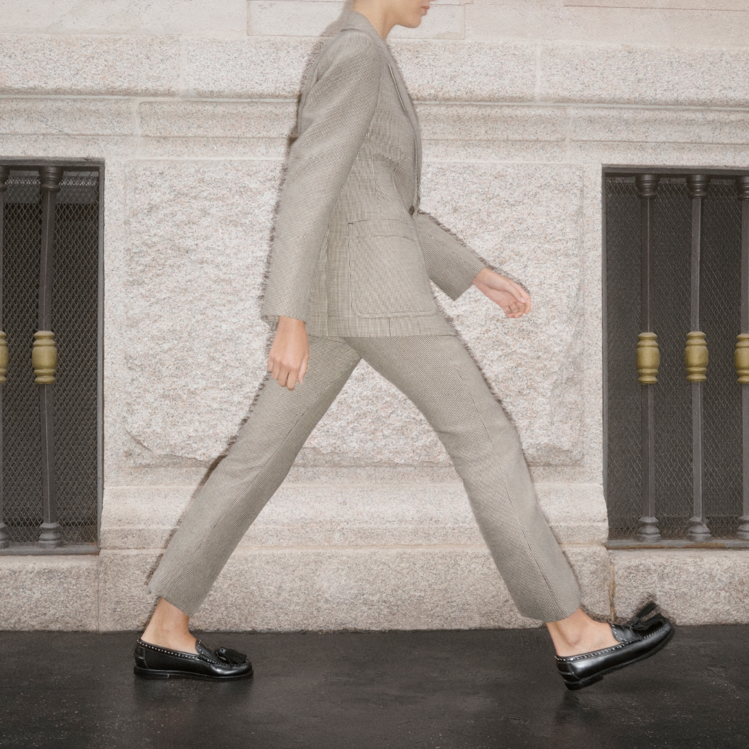 weekendmaxmara's tweet image. Timeless meets edgy. The iconic penny loafer fuses Ivy League heritage with a modern twist.⁠ See more at: l8r.it/9WqA. #AWeekendWithSebago #WeekendMaxMara