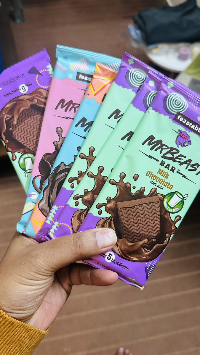 iaamiry's tweet photo. @MrBeast 
Hi just to let u knw that I just tried the #worldsbestchocolate for the first time..

p.s: I travelled 2742 miles just to get them

From Pakistan to Malaysia .. 🇵🇰 —> 🇲🇾
worth it!!! @Feastables https://t.co/Y1T6h1NFyL