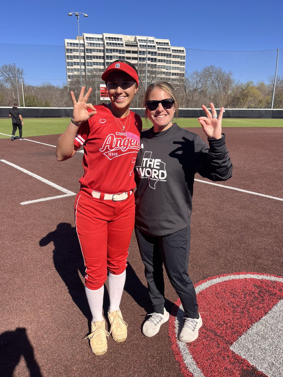 Thank you so much <a href="/UIWSoftball/">UIW Softball</a> for hosting your camp yesterday! It was great to go through a similar practice to your actual team! Thank you for the reps! #TheWord <a href="/deanofsoftball5/">Kim</a>