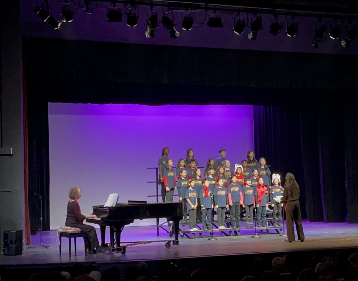 CCCSingers's tweet image. CCC had a fabulous time performing at last night’s Lunar New Year Gala! Thank you for including us in this great celebration!! @CAALsince1983 @lexingtonsuper @lexcommunityed