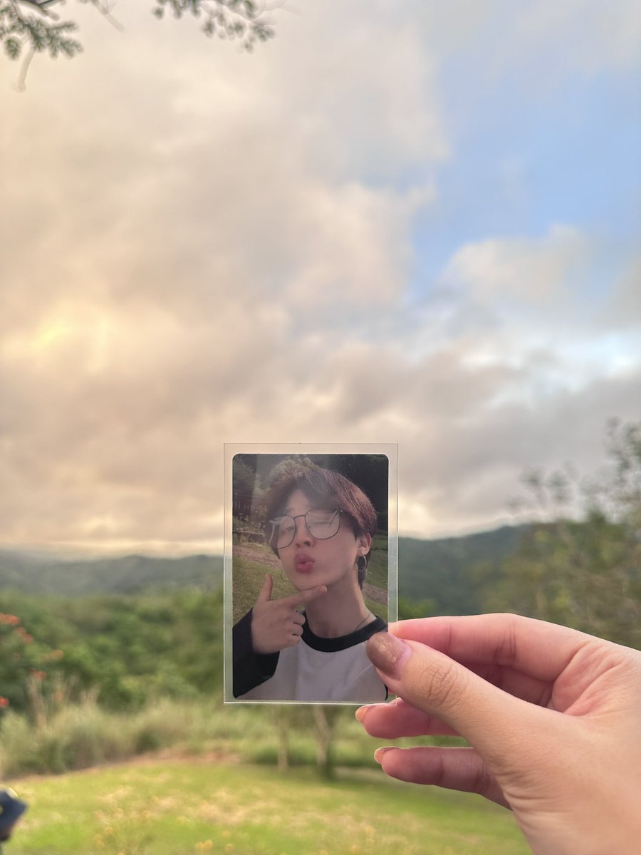 cypherftjimin's tweet photo. dinala si jimin sa bundok https://t.co/CEDBMUz7B3