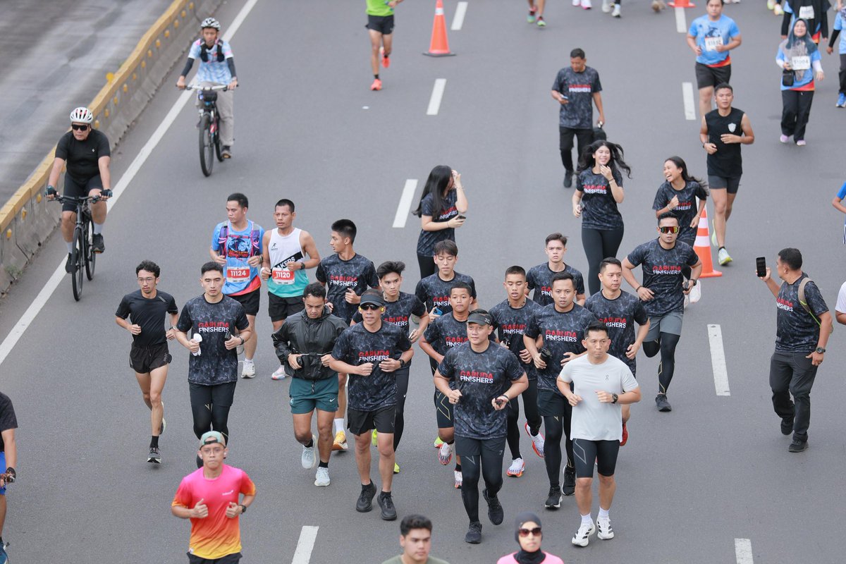 AgusYudhoyono's tweet photo. Lari itu lebih seru kalau bareng orang tersayang! https://t.co/pCHjrzvMBe