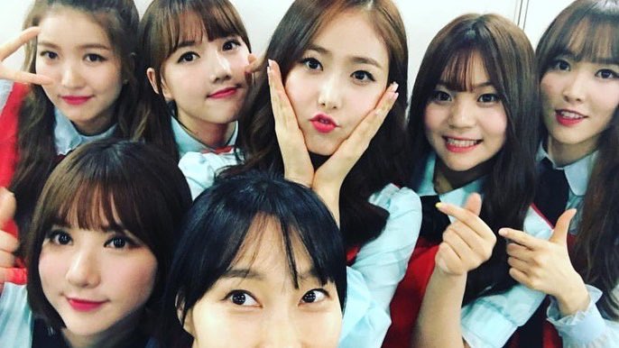 fallinlight_16's tweet photo. Junhee ssaem, Gfriend's biggest supporter 🥹🫶 https://t.co/XzBjwiCDQz