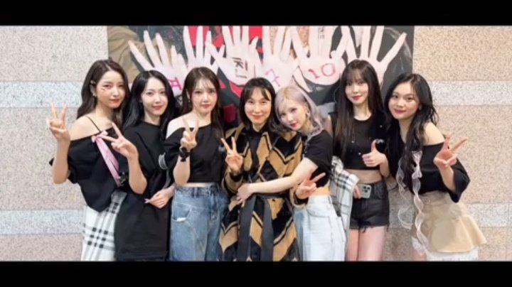 fallinlight_16's tweet photo. Junhee ssaem, Gfriend's biggest supporter 🥹🫶 https://t.co/XzBjwiCDQz