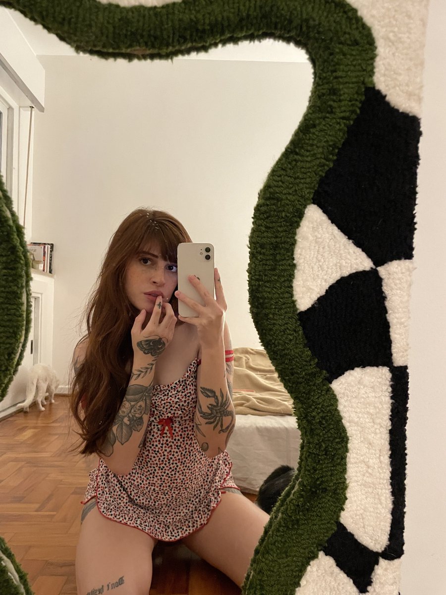 Can you find the cat in this picture?