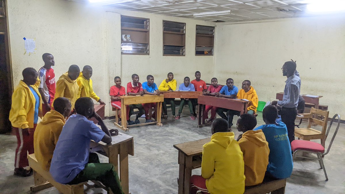 unity_rpKC's tweet image. Kuwa 5 tariki 17 mutarama 2025 abagize ihuriro ry&apos;Ubumwe n&apos;Ubudaheranwa muri #RP_KarongiCollege twasuye imwe muri Club tureberera y&apos;Ubumwe n&apos;Ubudaheranwa ikorera muri Karongi TSS. Aho twaganiriye ku bijyanye no kwimakaza ndi Umunyarwanda ndetse n&apos;Ubumwe n&apos;Ubudaheranwa.