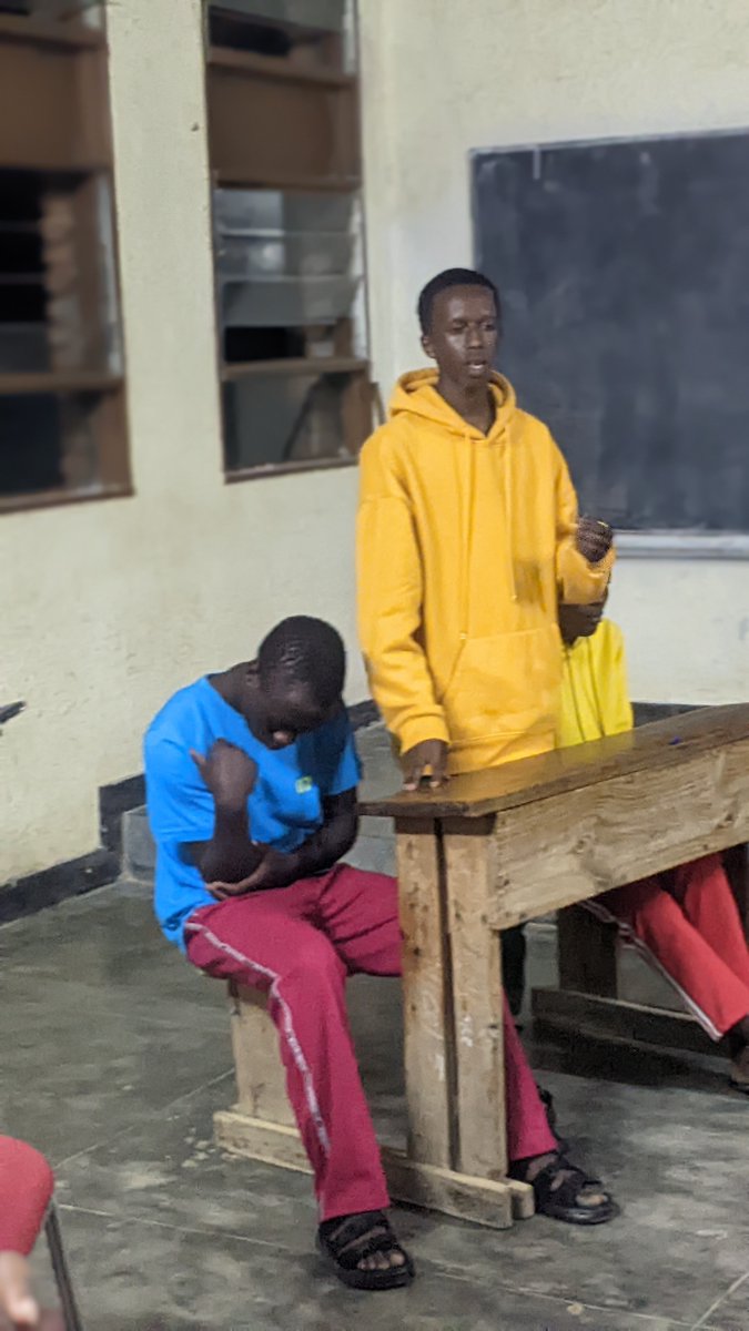 unity_rpKC's tweet image. Kuwa 5 tariki 17 mutarama 2025 abagize ihuriro ry&apos;Ubumwe n&apos;Ubudaheranwa muri #RP_KarongiCollege twasuye imwe muri Club tureberera y&apos;Ubumwe n&apos;Ubudaheranwa ikorera muri Karongi TSS. Aho twaganiriye ku bijyanye no kwimakaza ndi Umunyarwanda ndetse n&apos;Ubumwe n&apos;Ubudaheranwa.