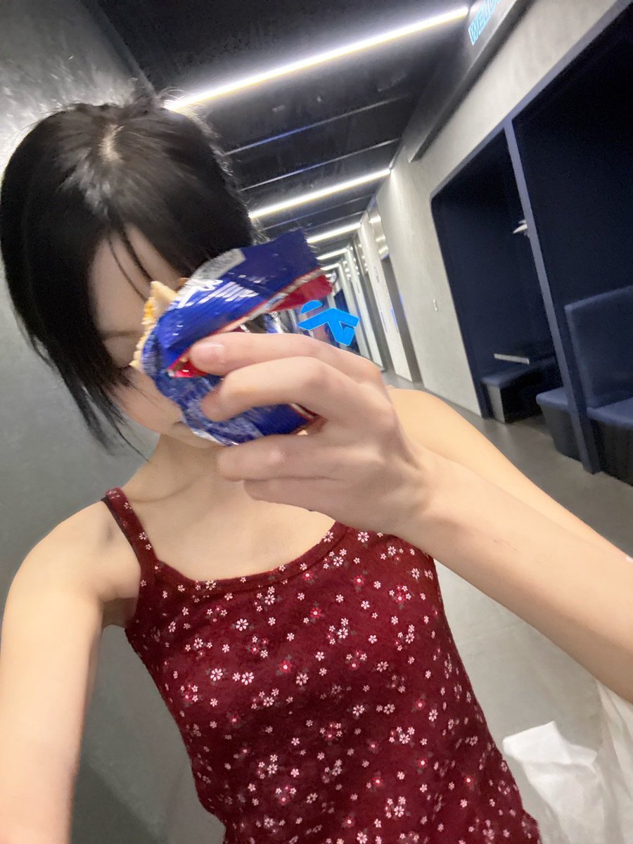 ahyeon pics tweet media