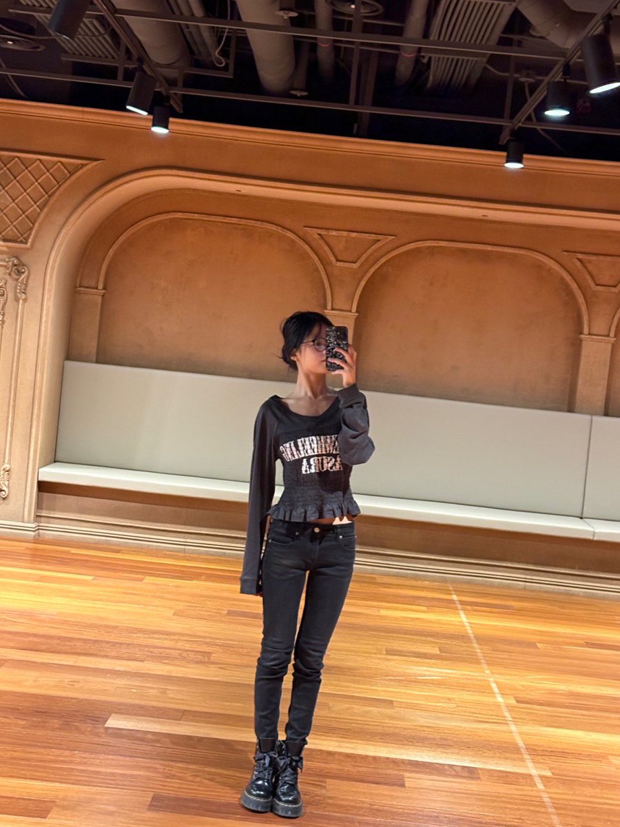ahyeon pics tweet media