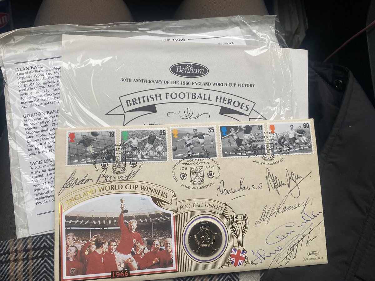 Annaudv1's tweet photo. Hi could any collectors give me some idea of how much this could be worth?? #coins #football #englandworldcup1966 #football https://t.co/2dLlg8PPuX
