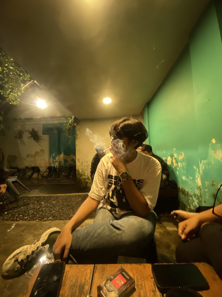 perhapssincere's tweet photo. mayokne kancaku sopo sopo sg gelem nego tipis redi langsung cod tengah tengah 

@nikominthyy https://t.co/1gwnGjzdZM