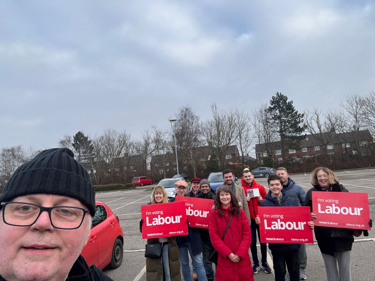 ezystan's tweet image. Despite the Baltic conditions today the campaign for Huntcross and much woolton had another great Garston turnout to cap off the weekend. Thanks to everyone who has been out to support Tanya Blake.👍 🌹👍🌹