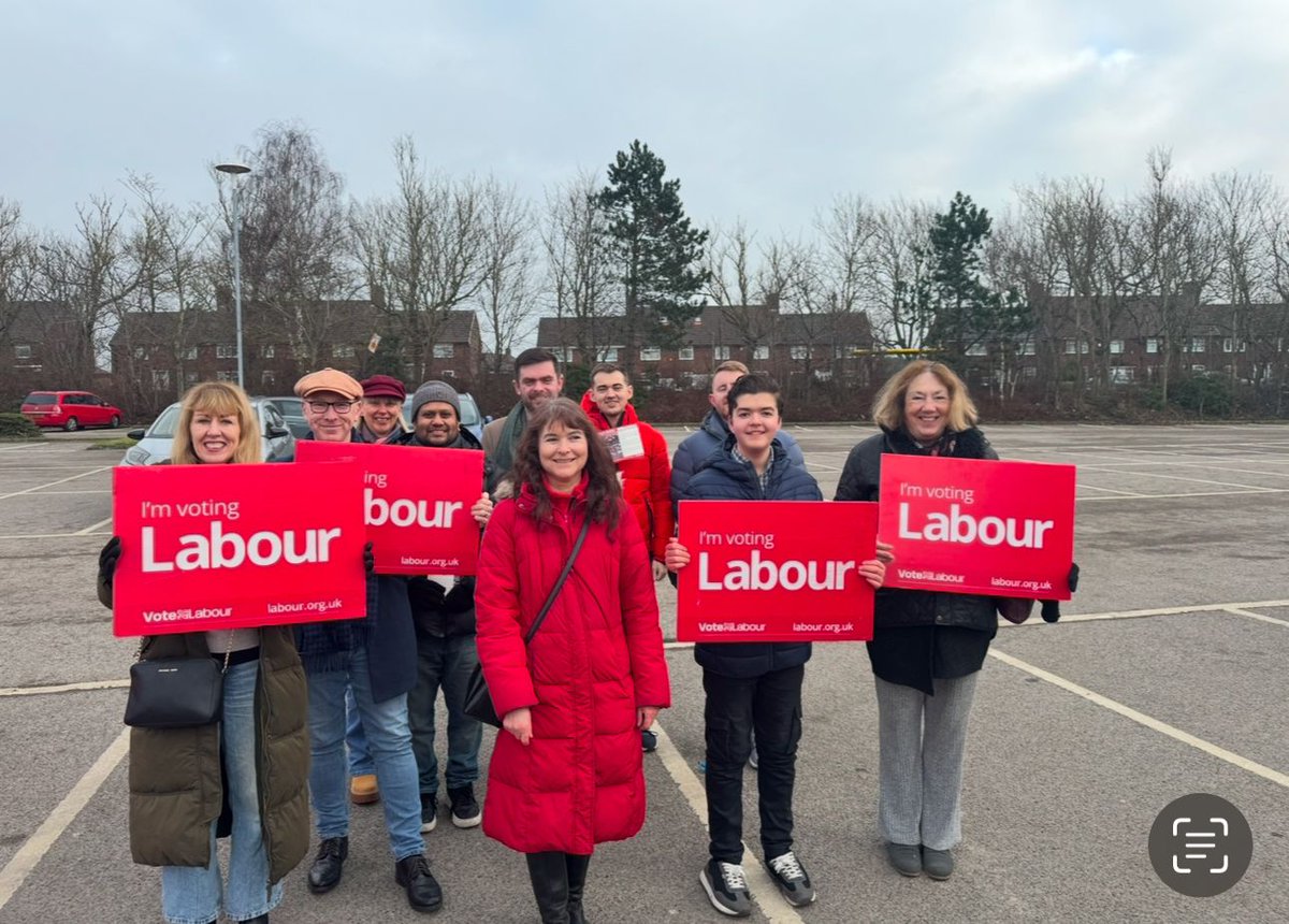 ezystan's tweet image. Despite the Baltic conditions today the campaign for Huntcross and much woolton had another great Garston turnout to cap off the weekend. Thanks to everyone who has been out to support Tanya Blake.👍 🌹👍🌹