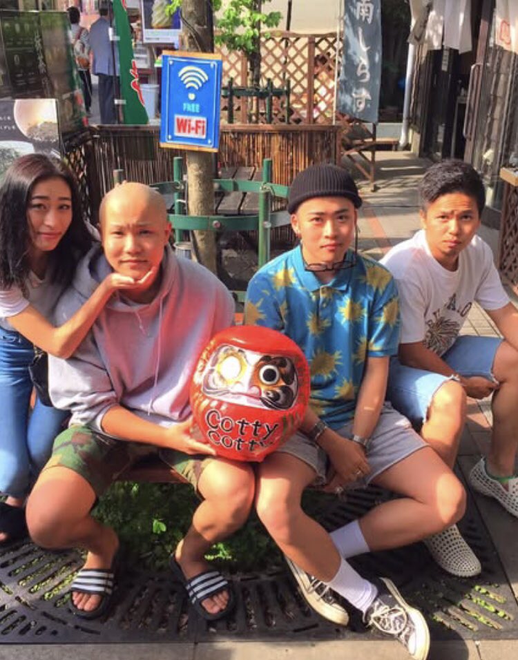 Teee_31's tweet photo. 釈迦憎グループ❗️
ボスの石井マナトと兵隊きどりの
松下咲羅と町田祐紀❗️
カリデカ村ポン君にいつもありがとう。ごめんね！言うとったそうやないか😂
釈迦憎グループのボス石井マナト❗️感謝の気持ちを忘れてはいけない言うてお前なにしとんねん😳 https://t.co/llzXunIOFQ
