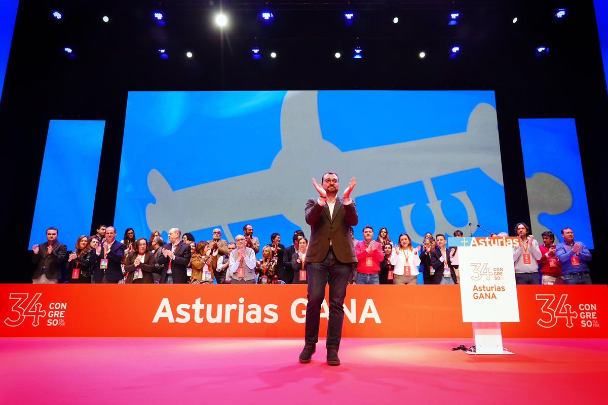 AdrianBarbon's tweet image. Profundamente emocionado por asumir, por tercera vez, la Secretaría General de la @FSA_PSOE. Gracias por ese 91% de apoyo a la nueva Ejecutiva del Partido de Asturias💙💛
Siento la misma ilusión y tengo mayor experiencia para servir a Asturias con todas mis fuerzas. ¡A ello!