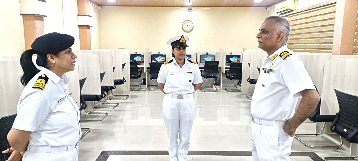 IN_NESNavy's tweet photo. Cmde SM Urooj Athar, Cmde (Naval Edn) #NHQ and Vice Chairperson #NES reviewed educational facilities at Kochi during 15-17 Jan 25. Cmde (NE) visited Naval Instt of Edn & Trg Technology #NIETT, Cd Ref Library and Exam Centre #INOES; and interacted with Edn officers of the station. https://t.co/wzHizW2BEF