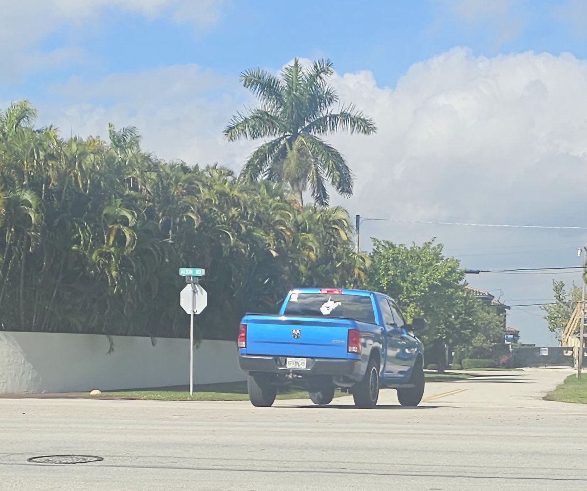 maiamense's tweet photo. Neighbors, I arrived at my house in La Gorce and noticed the garage door had been tampered with. I didn’t go inside and stayed in my car, but this truck drove by more than three times. Everything seems fine at home, but I’d feel more at ease if anyone recognizes it.
# https://t.co/KmuqB3R0fV
