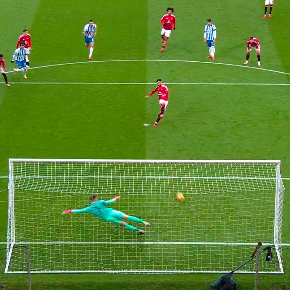 premierleague's tweet image. A Bruno Fernandes penalty levels things for @ManUtd!  ⚖️

#MUNBHA