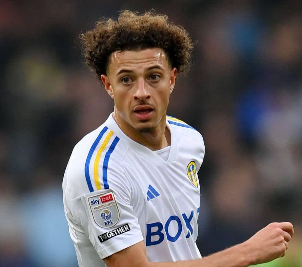 LayneBritton's tweet photo. Ampadu and Rodon our Brick Wall 🔥
🧱🧱🧱🧱🧱🧱
#Lufc #LeedsUnited #LEESHW #Alaw #Mot https://t.co/hJppv9vfzB