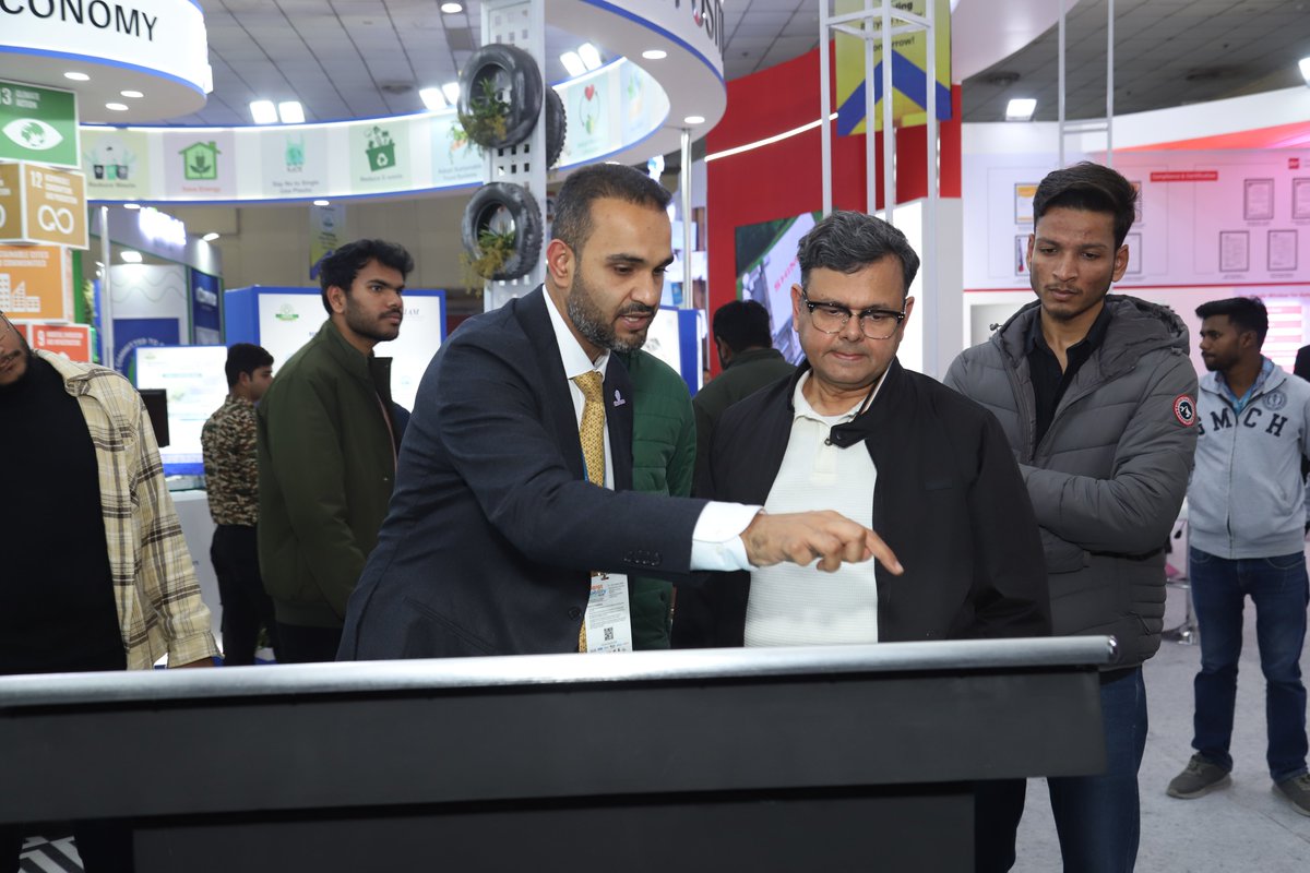 blueverseearth's tweet image. Honored to host Shri @YUGALJOSHI from NITI Aayog at the BlueVerse stall today! 🚗💧 His interaction with our founder, Rushang Shah emphasized the role of sustainable vehicle washing in India’s green mobility future. 🌱💦

#BlueVerse #BharatMobility2025 #Sustainability