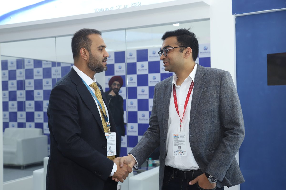 blueverseearth's tweet image. Honored to host Shri @YUGALJOSHI from NITI Aayog at the BlueVerse stall today! 🚗💧 His interaction with our founder, Rushang Shah emphasized the role of sustainable vehicle washing in India’s green mobility future. 🌱💦

#BlueVerse #BharatMobility2025 #Sustainability