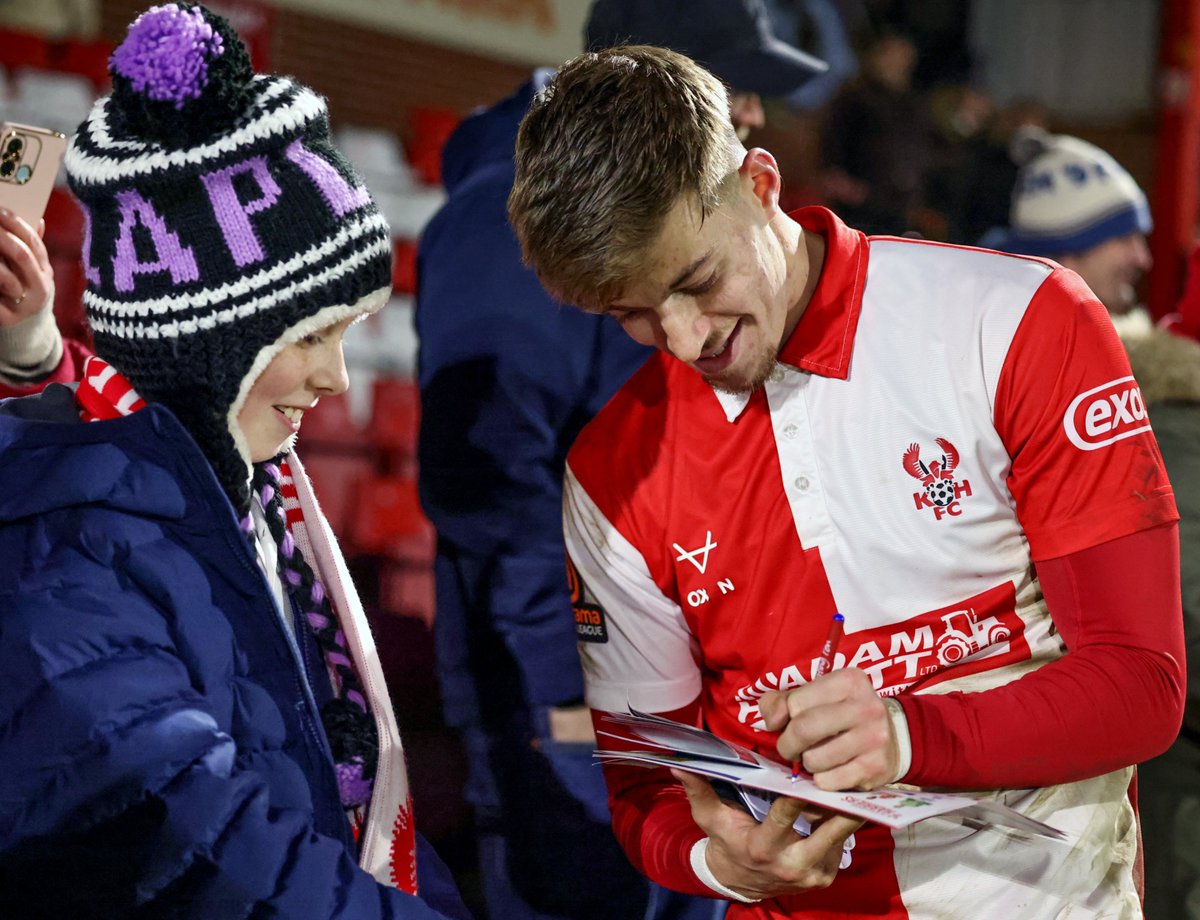 Rate this guy's showing on Saturday... 🧨

📸 <a href="/toppiccouk/">Top-Pic.co.uk</a> 

#Harriers 🦅
