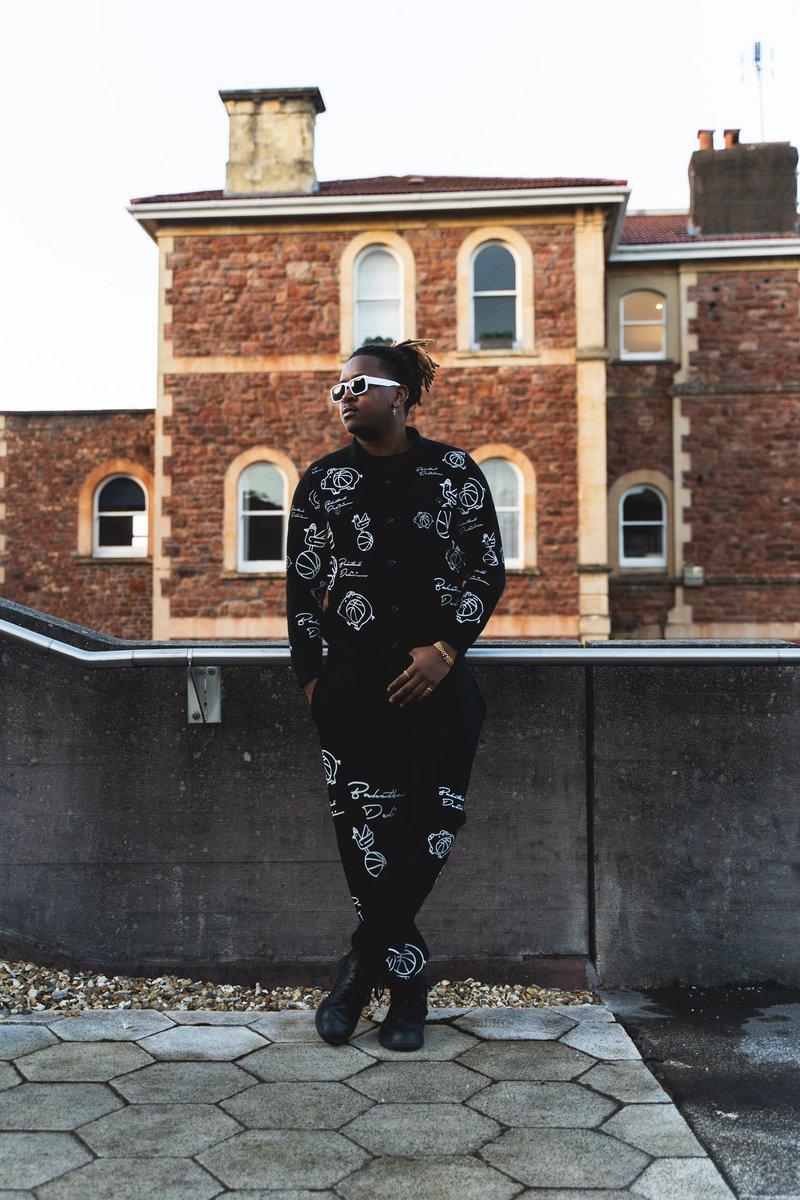 Charging up… 🔋
#JRSZN #DGE4L💎 #LLEK💜💛