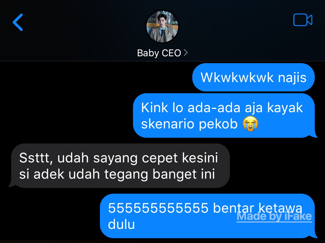 ppnarrative's tweet photo. #PondPhuwin AU
[ socmed + pvt 🔞 ]

— Pacar Mas CEO  —

Sebagai manajer yang berdedikasi, Phuw*n tak hanya memastikan setiap pekerjaan selesai dengan sempurna, tetapi juga harus memenuhi kebutuhan pribadi P*nd, sang CEO yang sekaligus pacarnya. https://t.co/tYtKsoRO83