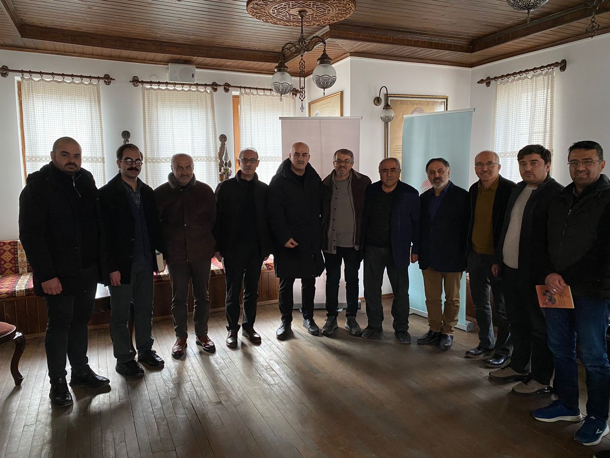 yomed66's tweet photo. T.C İçişleri Bakanlığı Sivil Toplumla İlişkiler Genel Müdürlüğü destekleriyle Yozgat Musiki ve Edebiyat Derneği (YOMED)'nin hazırlamış olduğu YOZGAT MUSİKİ VE EDEBİYAT GÜNLERİ etkinlikleri kapsamında gerçekleştirdiğimiz Ethem Baran İle Söyleşi programınından kareler. https://t.co/soPLLsCZfb