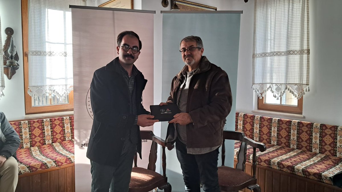 yomed66's tweet photo. T.C İçişleri Bakanlığı Sivil Toplumla İlişkiler Genel Müdürlüğü destekleriyle Yozgat Musiki ve Edebiyat Derneği (YOMED)'nin hazırlamış olduğu YOZGAT MUSİKİ VE EDEBİYAT GÜNLERİ etkinlikleri kapsamında gerçekleştirdiğimiz Ethem Baran İle Söyleşi programınından kareler. https://t.co/soPLLsCZfb