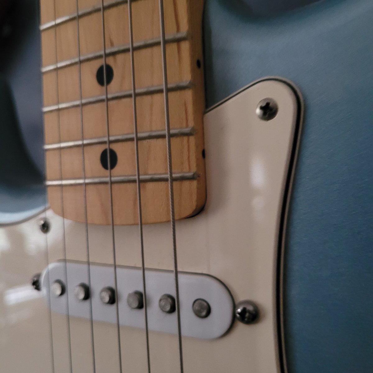 Lust4LifeBam's tweet image. With my headaches officially gone, hopefully forever, I am jumping back into all of my favorite things. In honor of Janis Joplin's birthday, I begin my guitar lessons today. My poor family is about to hear 12 solid hours of jingle bells.  #JanisJoplin #lust4life #rockItOut