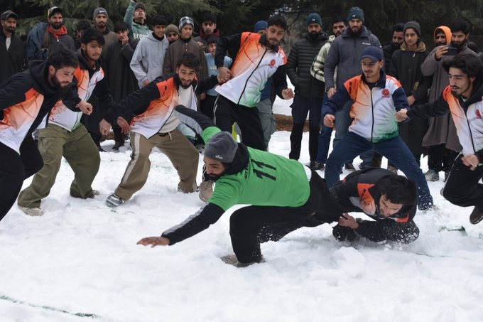 jindadlKashmir's tweet photo. Pulwama's remote gem, C B Nath, hosted its first winter carnival with snow sports, cultural performances & community joy.

A step toward promoting #tourism  engaging youth & showcasing untouched beauty.

 #WinterCarnival #CBNath #Pulwama #TikTok #ElvishYadav #SoundariyaNanjundan𓃵 #BiggBoss18Finale