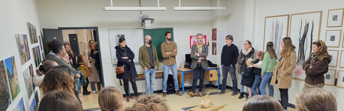 penanroz's tweet photo. La galerie pédagogique du collège @Penanroz accueille l 'exposition
  "Entrée en matière " en prélude au travail qui sera mené auprès des élèves de 4èmes et 6èmes  par les  plasticiens lors de la résidence d artistes en fevrier . #Chap  #EAC @MuseePontAven https://t.co/5QHXAqflDc