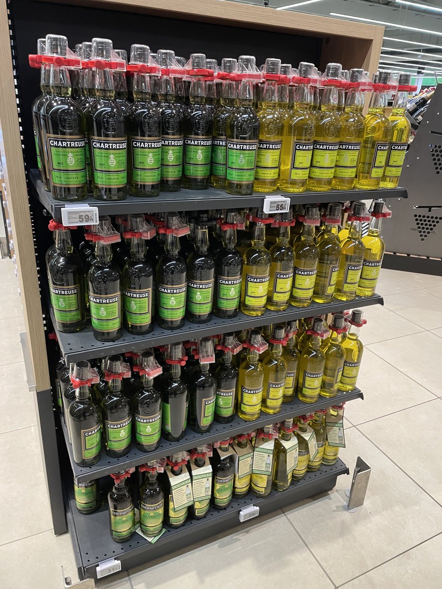 pabouger's tweet photo. @RebeccaRbk38 @wittgensteinien Update ... pendant que le marché noir se frotte les mains ! #TeamChartreuse https://t.co/yyQVol5vyn