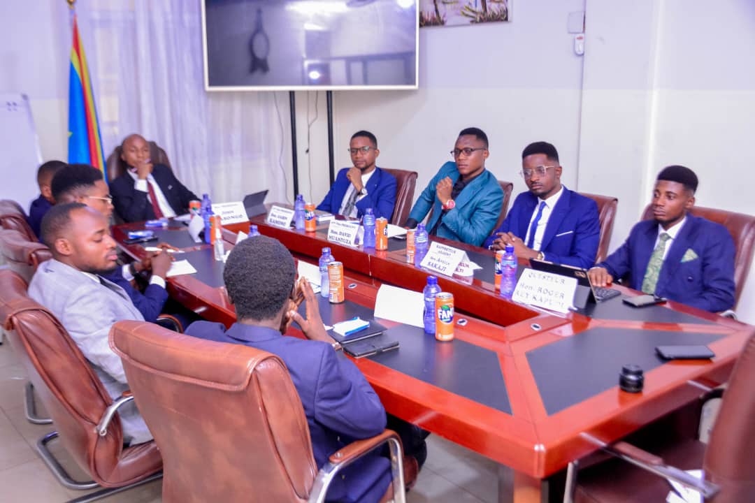 JSasongo's tweet photo. Le bureau national jeunes parlementaires du kasaï central/kinshasa, a tenu sa toute premiere reunion d'évaluation et projection des activités pour l'exercice 2025 le samedi 18/1/2025 a kinshasa 👌 https://t.co/70vKkeQQpW