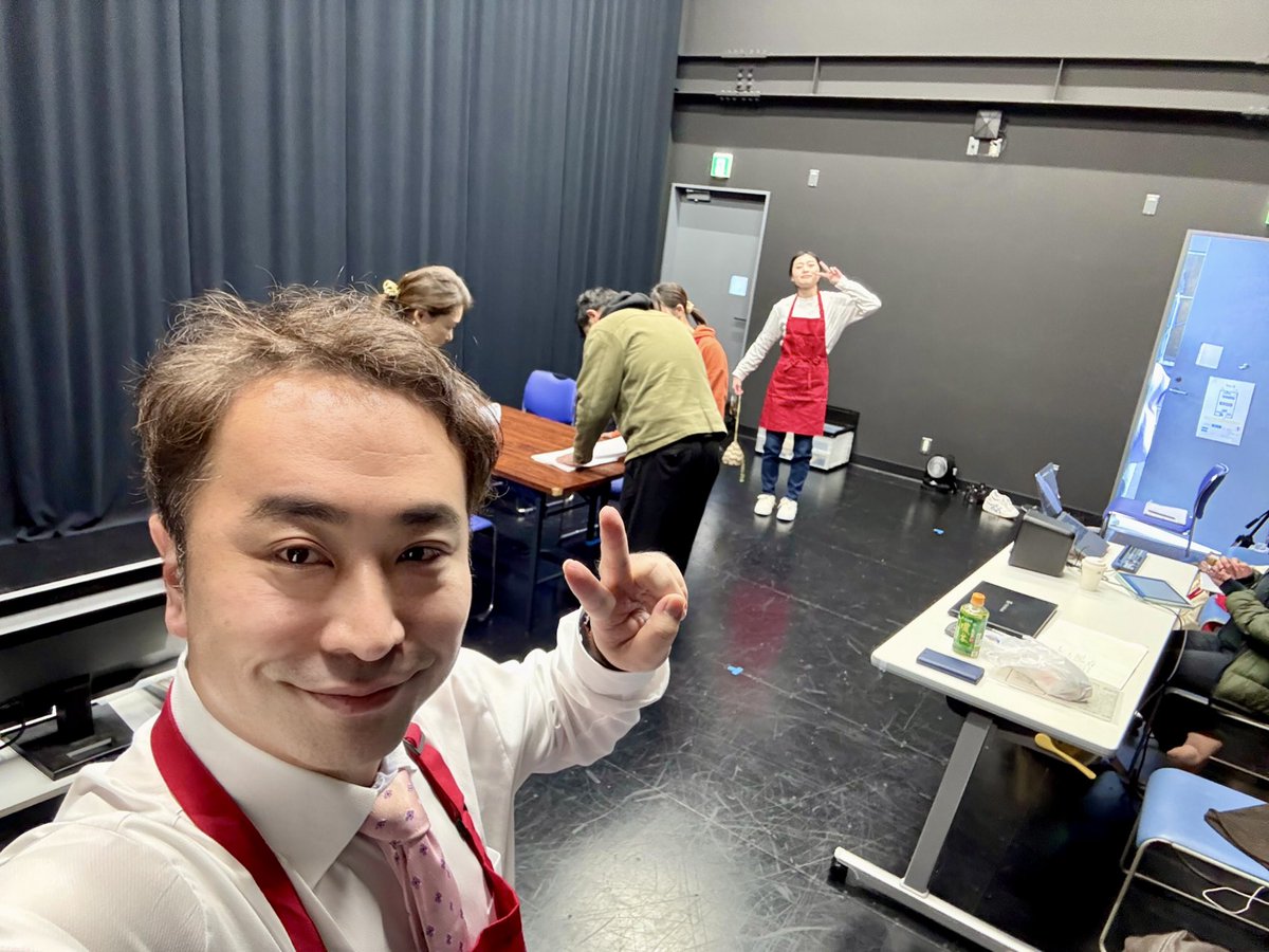 neznez3's tweet photo. 本番まで一週間切りました!
あと2回しか稽古がない💦
追い込みです♪
#showcase3
#万引きランチタイム
#テアトルアカデミー仙台
#祢津竹壱 https://t.co/Awgx8R7CE2