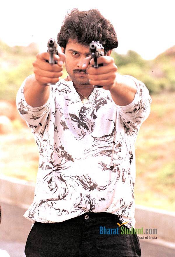 PrabhasNetwork_'s tweet image. #Chatrapathi Movie Stills 😍🥵❤️‍🔥

#Prabhas @shriya1109 ❤️💥