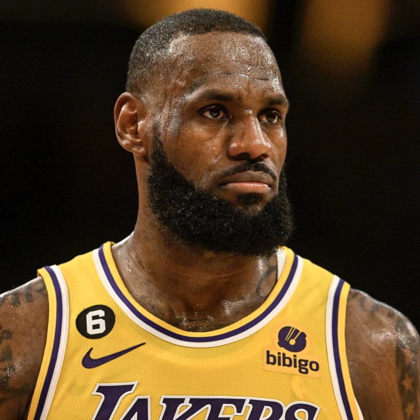LeBron James since turning 40-years-old:

24.9 PPG
8.1 APG
6.3 RPG
59% FG
55% 3P

👑👑👑