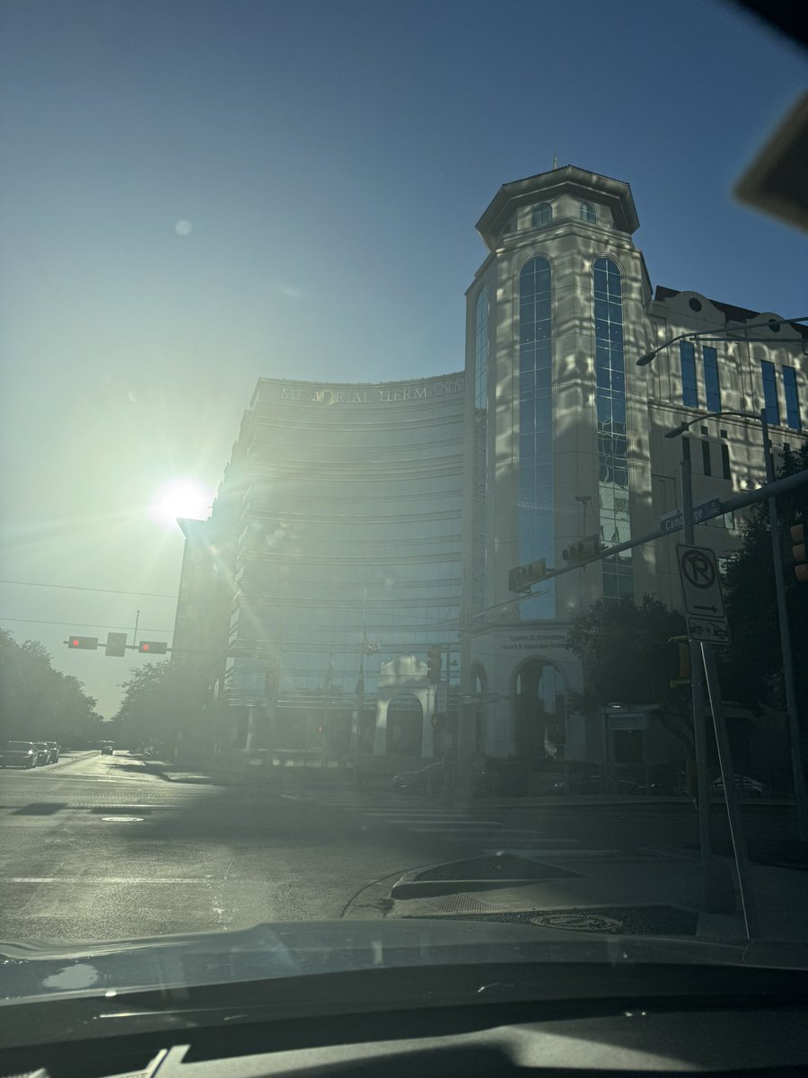 Good morning <a href="/memorialhermann/">Memorial Hermann</a> and <a href="/UTH_Pedisurg/">UT Pediatric Surgery</a>! The sun before the freeze 🥶 ❄️