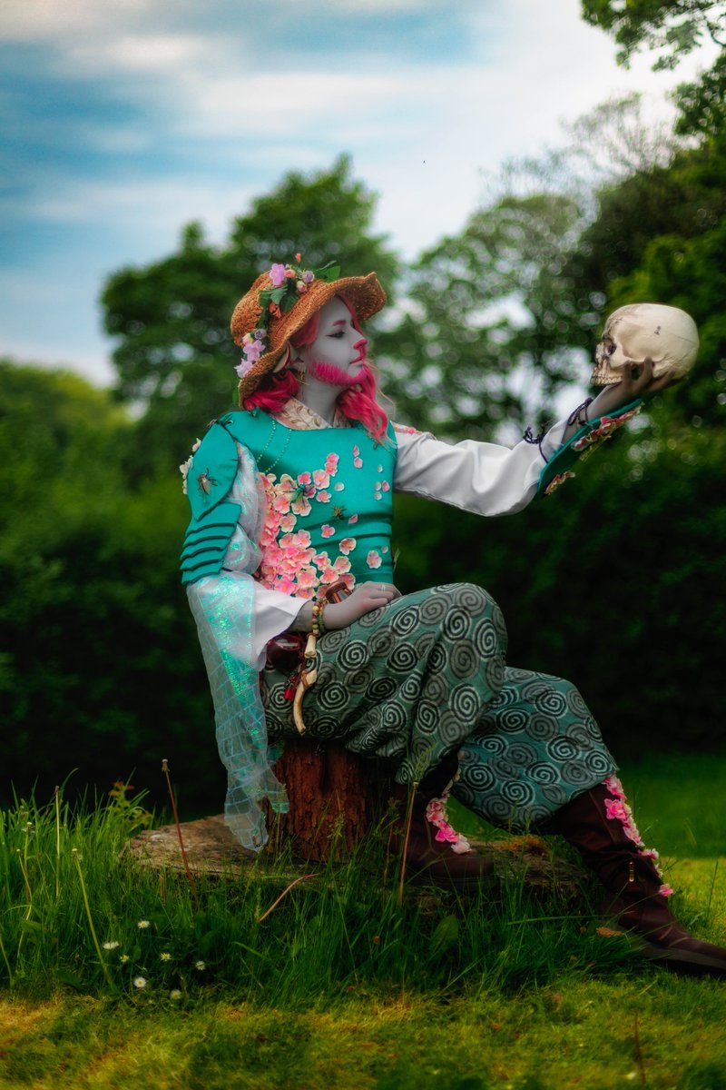 Lix ✨ (@_elixiyr_) on Twitter photo I’m a maker of fine graves 💀🌸
Photo 📸 by @ mjteravisw (Insta)
<a href="/CriticalRole/">Critical Role</a> <a href="/executivegoth/">Taliesin Jaffe</a> #CriticalRole #CriticalRoleCosplay #CaduceusClay #CaduceusClayCosplay #MightyNein I’m a maker of fine graves 💀🌸
Photo 📸 by @ mjteravisw (Insta)
<a href="/CriticalRole/">Critical Role</a> <a href="/executivegoth/">Taliesin Jaffe</a> #CriticalRole #CriticalRoleCosplay #CaduceusClay #CaduceusClayCosplay #MightyNein
