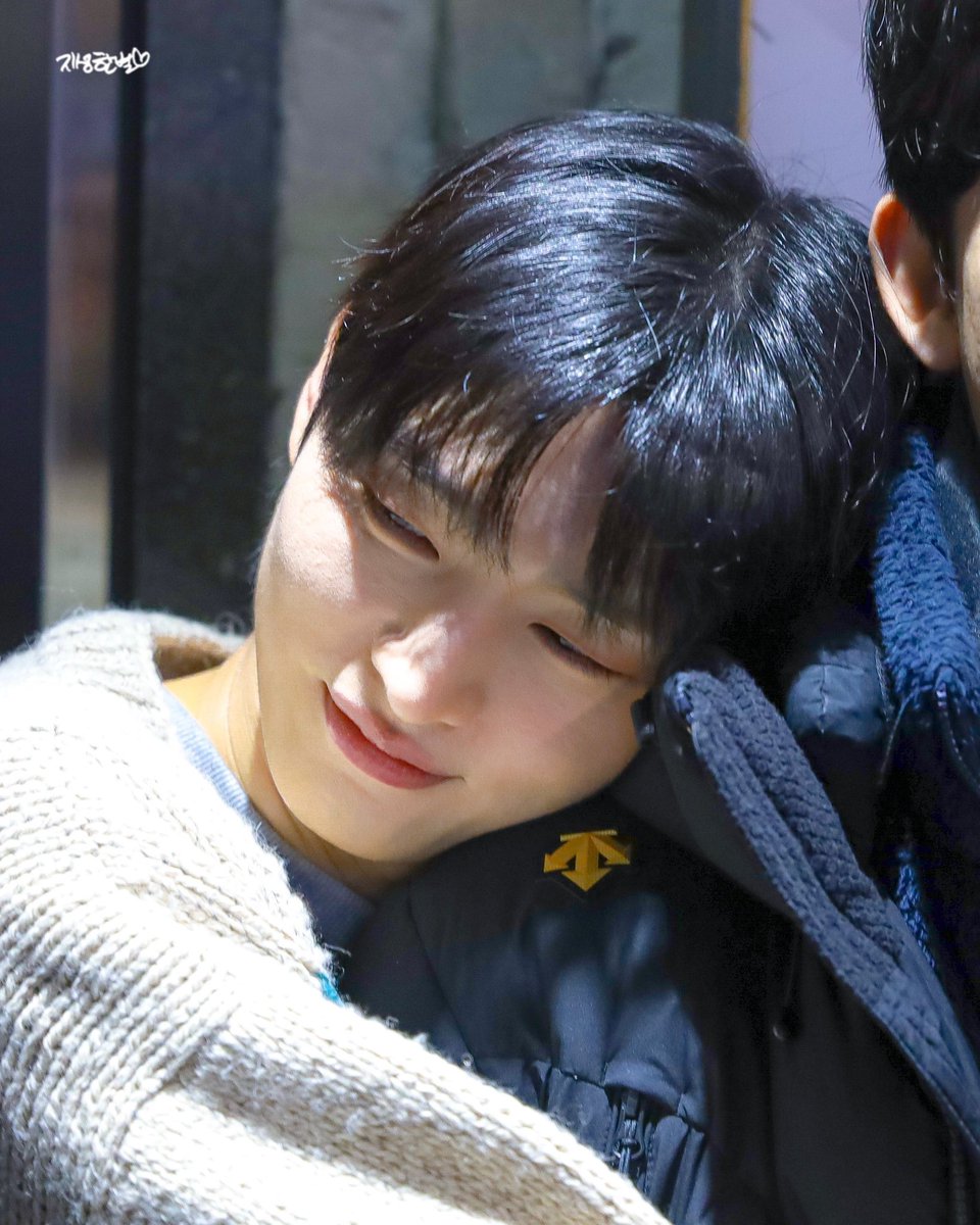 지성한별✨ tweet media