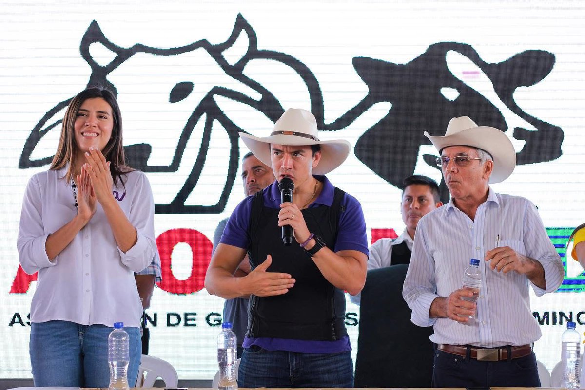 ValenCenteno's tweet photo. Me llena de orgullo ser parte de esta historia que está cambiando el #Ecuador, con la visión de un líder joven, comprometido y de buen corazón que tuve la oportunidad de conocer. 

Somos una gran familia y vamos a respaldarte hasta el final. El Ecuador debe cambiar, la paz y la justicia van a regresar a nuestros hogares.

Ya logramos lo más difícil: devolver la esperanza al país. Ahora falta poco 💪🏽🇪🇨 una sola vuelta @DanielNoboaOk 

@Adnecuadorok 

#VotaTodo7
#NoboaPresidente 
#UnaSolaVuelta