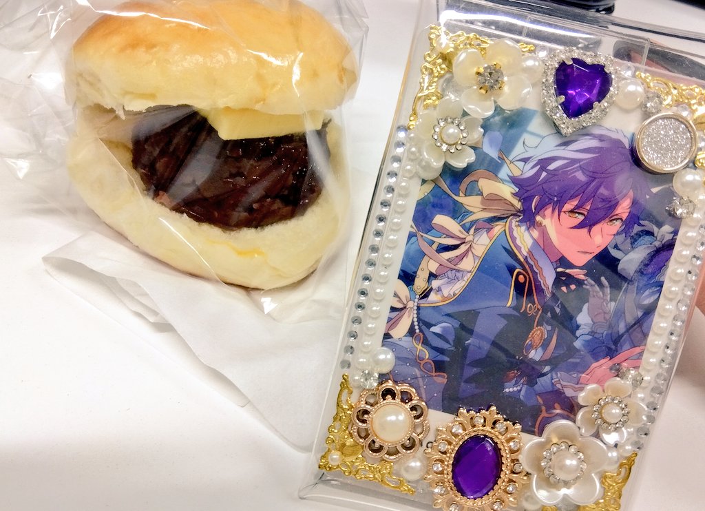 しんだ顔してたら、職場のお姉さんがあんバターパンくださった🥲💓💓うれしすぎる🫶今からいただきます🫶🫶