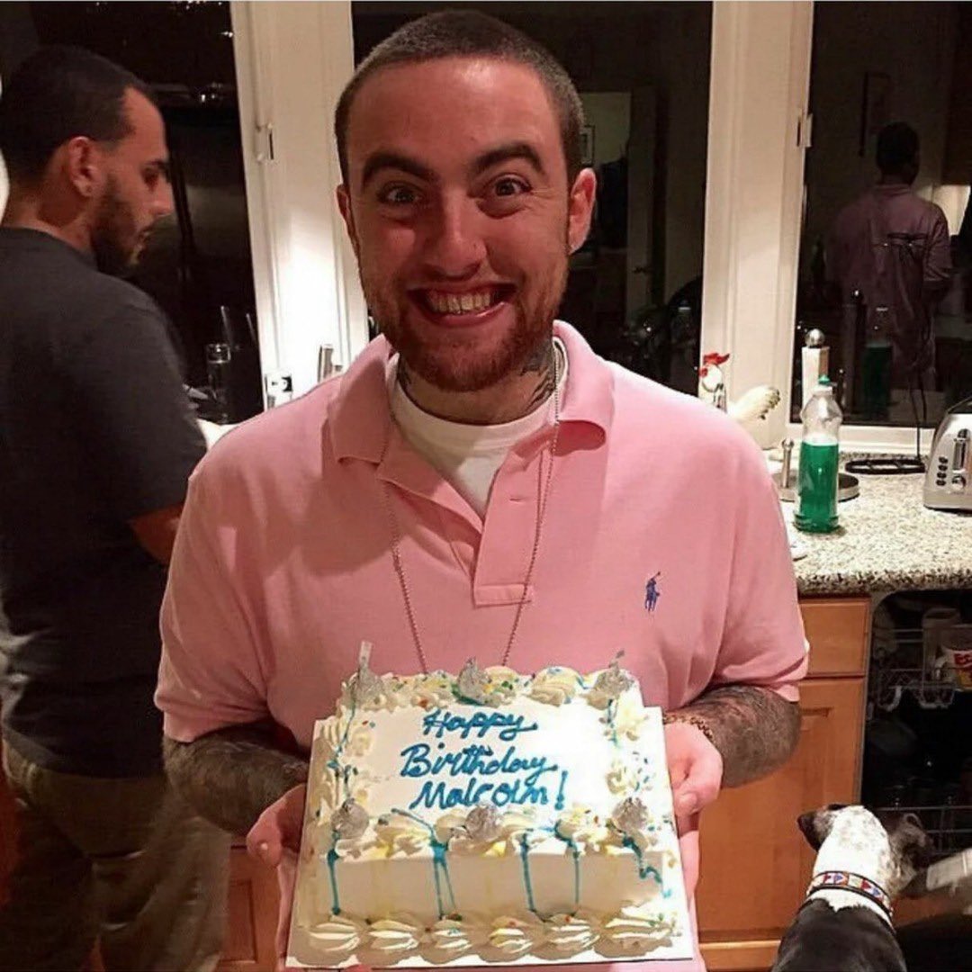 basedgodmac's tweet image. Happy birthday to the goat 🐐 we’re all missing you mac. your music and spirit is gonna live forever 🕊️✨💛